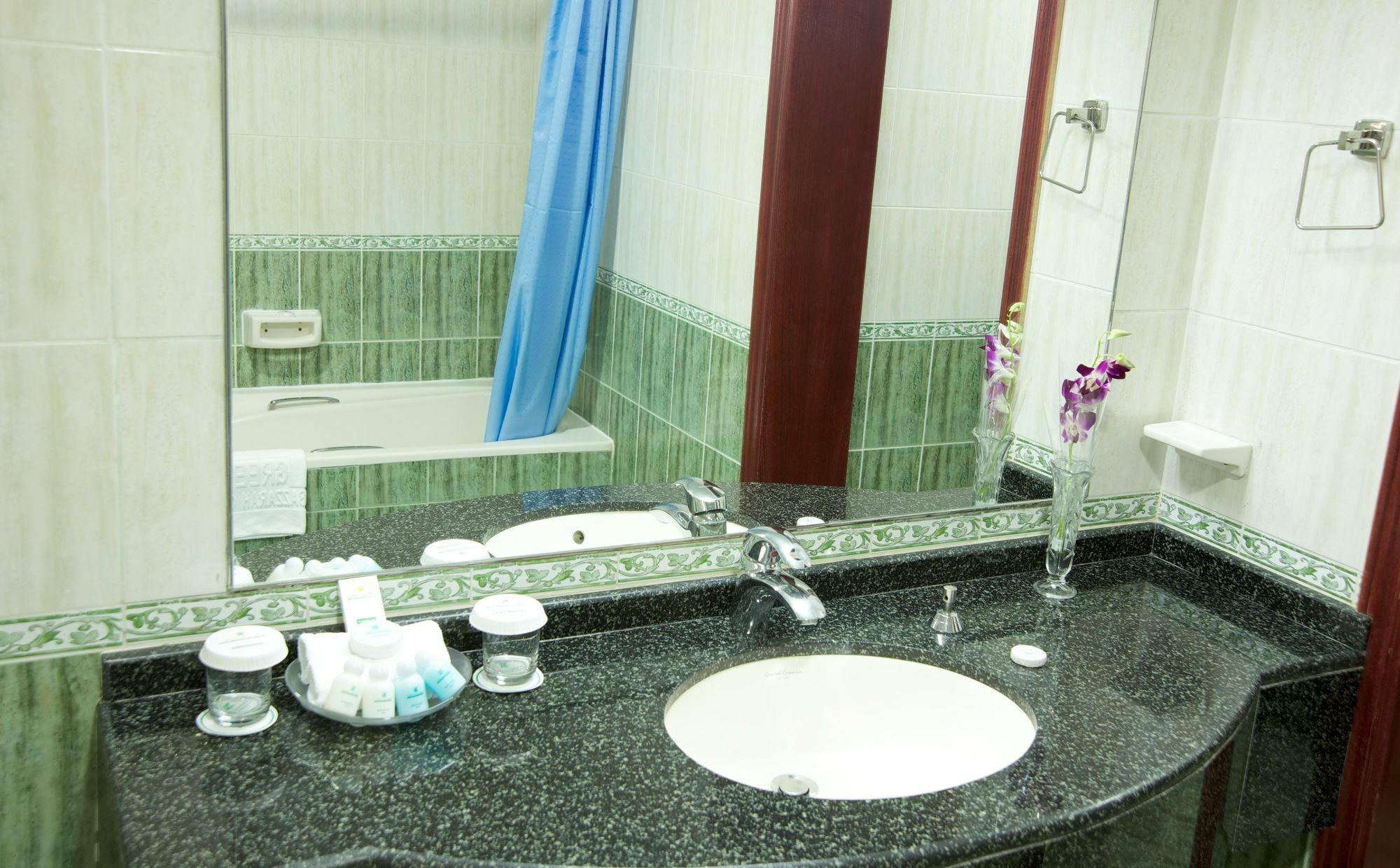กรีน มุบาซซาห์ ชาเลต์ส Hotel อัลอิน ภายนอก รูปภาพ